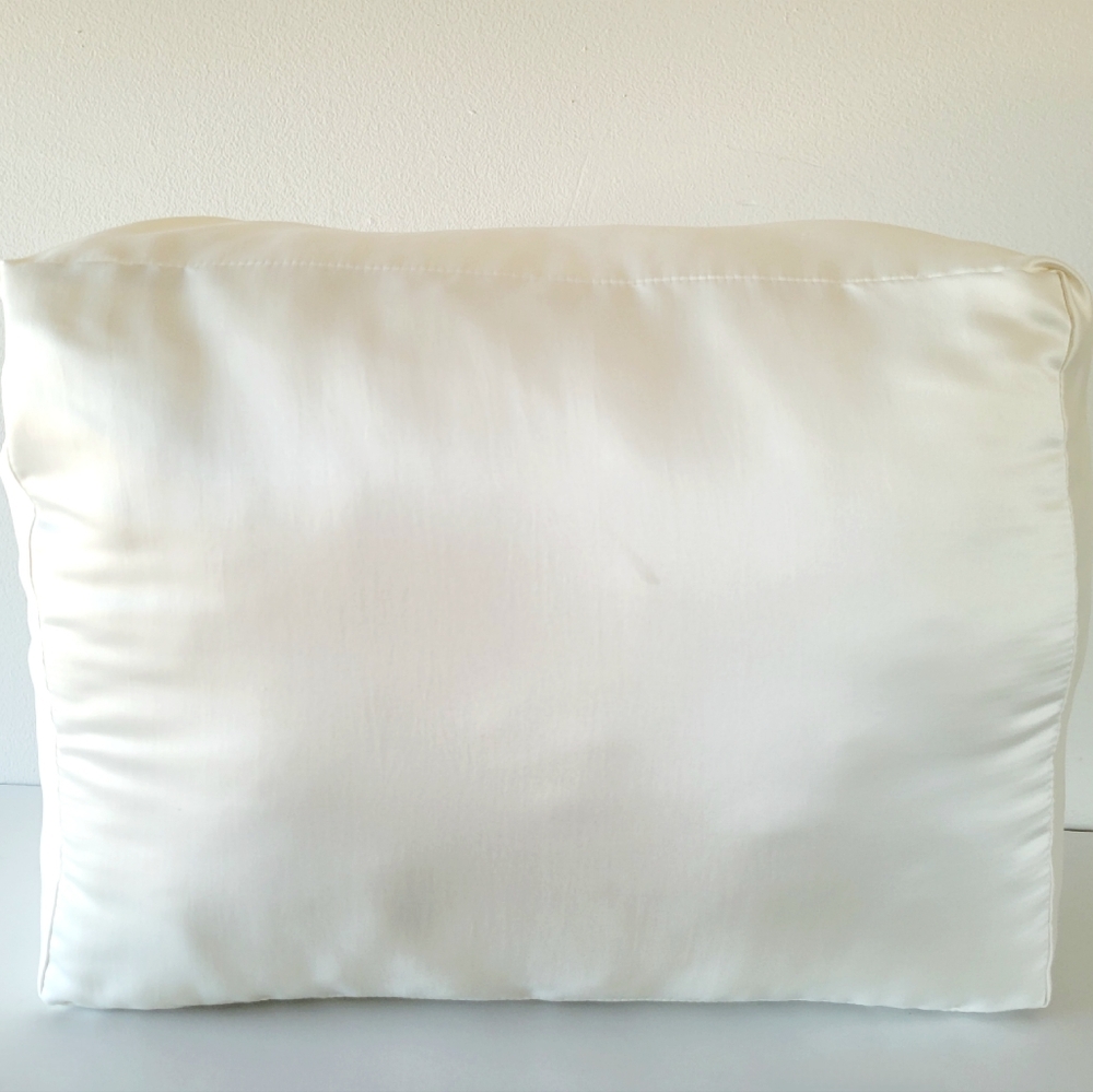 Brand new handmade ivory purse pillow shaper. Fits Louis Vuitton Neverfull GM.